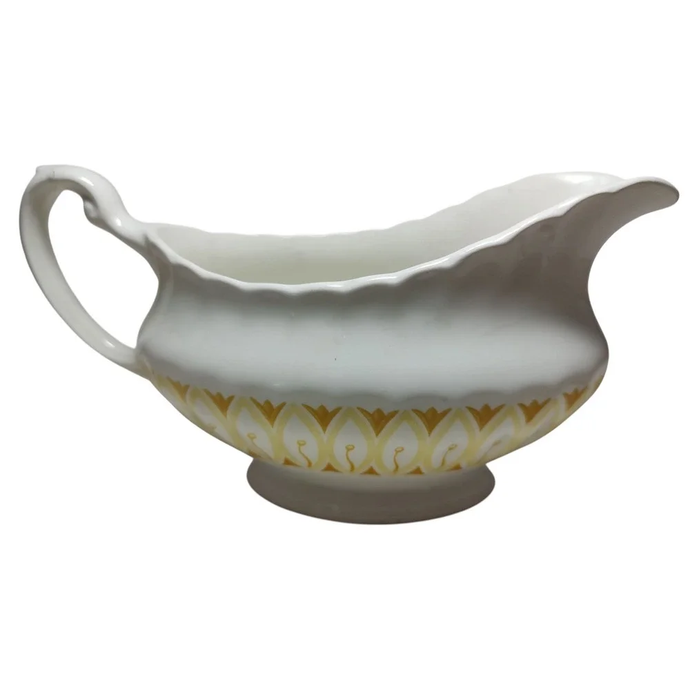 J and G Meakin Gravy Boat Classic White Yellow Gold English‎ Cottage Scalloped